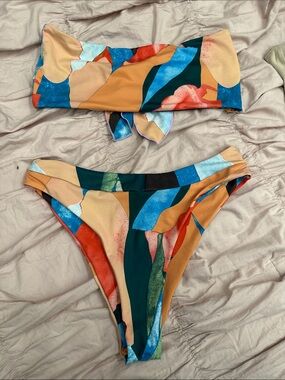 SHEIN Abstract Multicolor Strapless Bikini Set